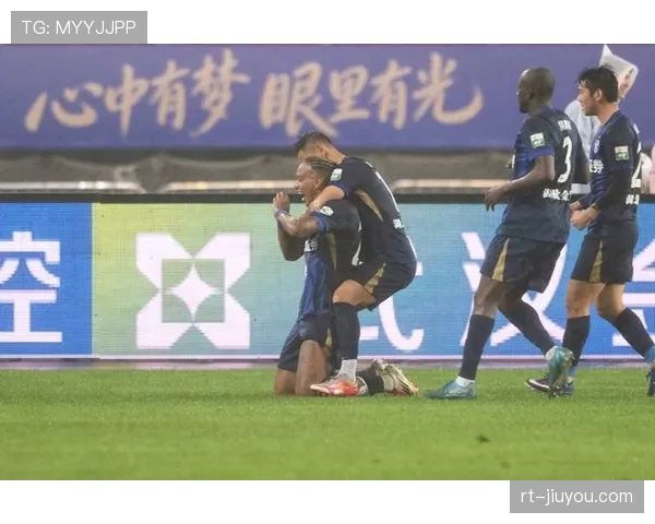 皇家贝蒂斯客场3-2逆转赫罗纳，齐甘科夫破门马克-罗卡建功